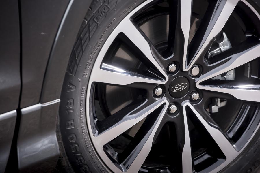 Колеса Ford Kuga ST-Line 2017 года  (UK) (фото 45 из 63)